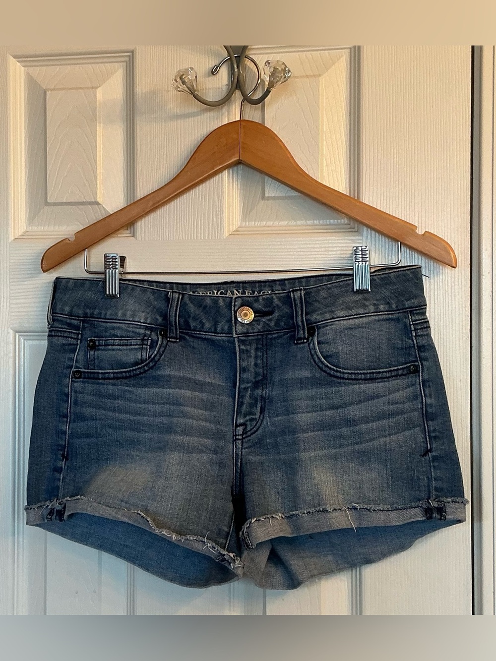 American Eagle Outfitters shortie stretch cuffed cut off shorts size 10 EUC